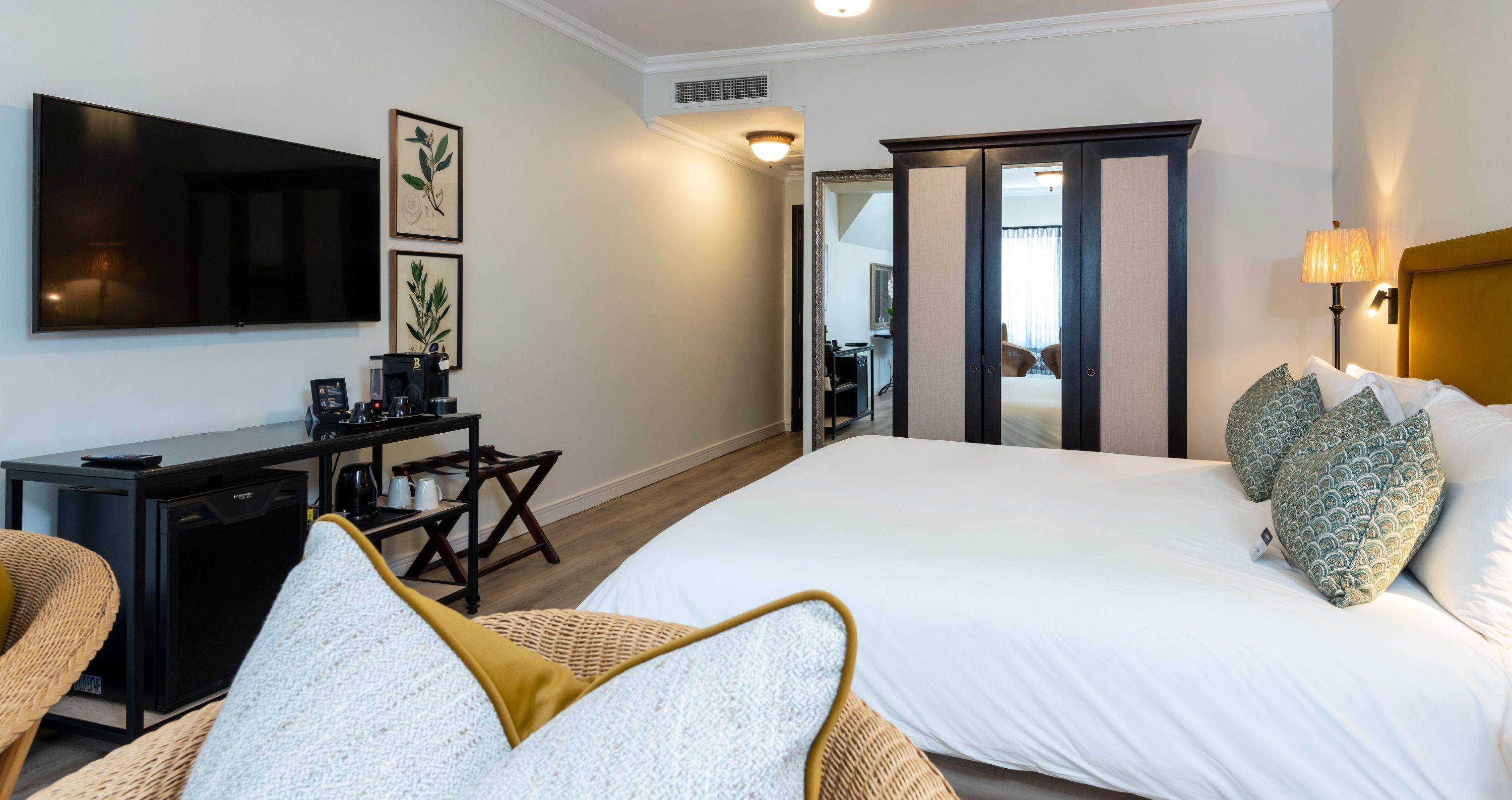 ANEW Hotel Hilton