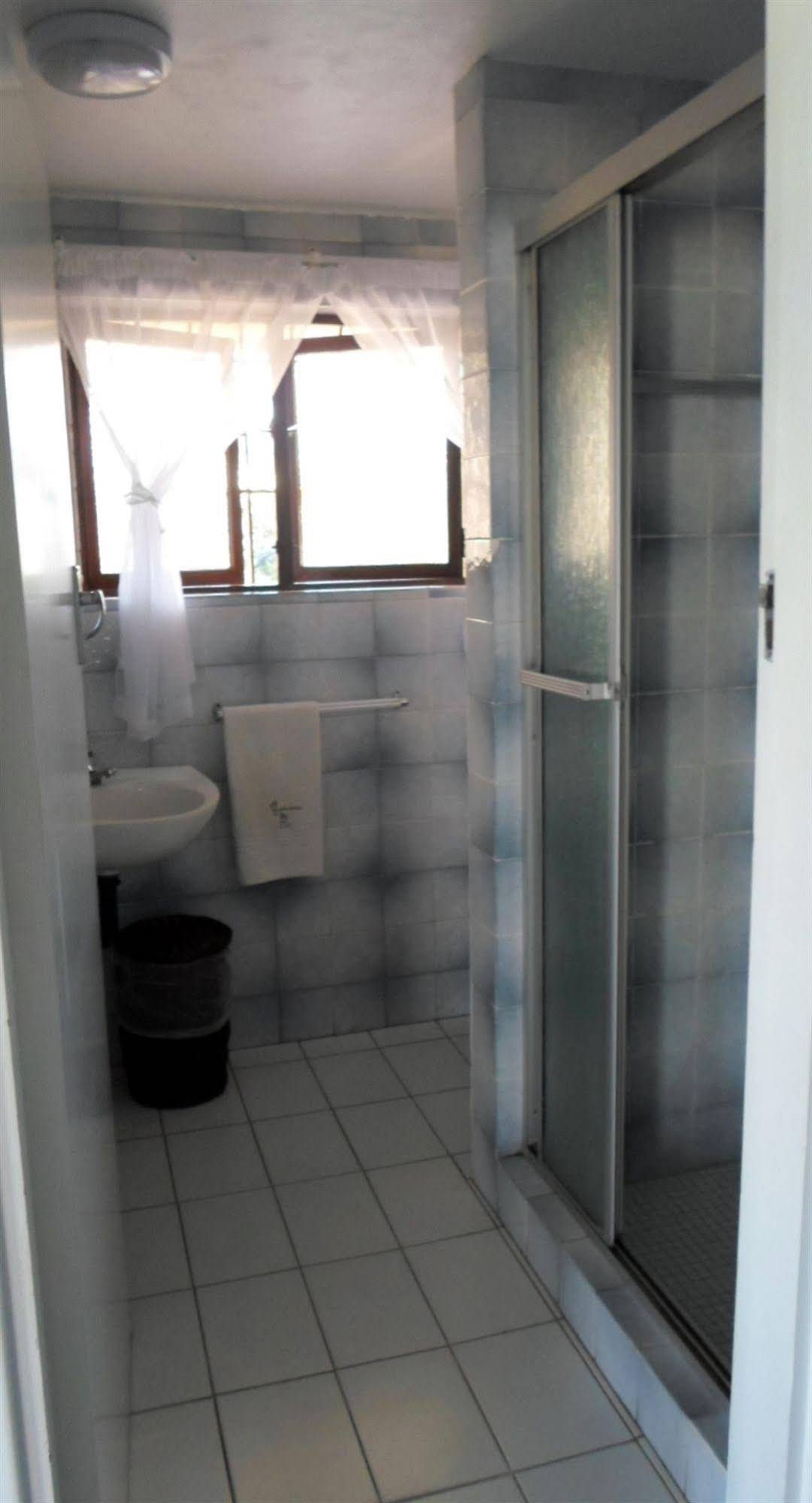 Beachcomber Bay Guest House