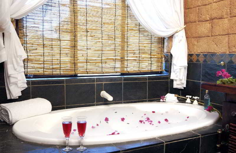 Zwahili Private Game Lodge & Spa