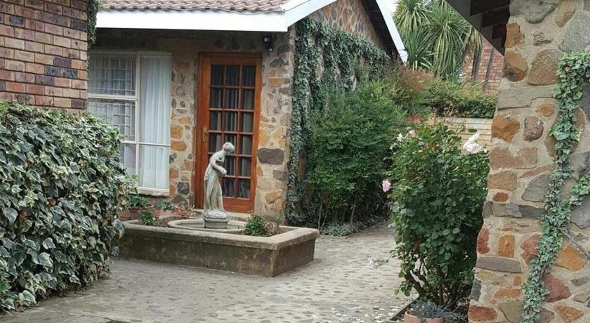Gemsbok Cottage