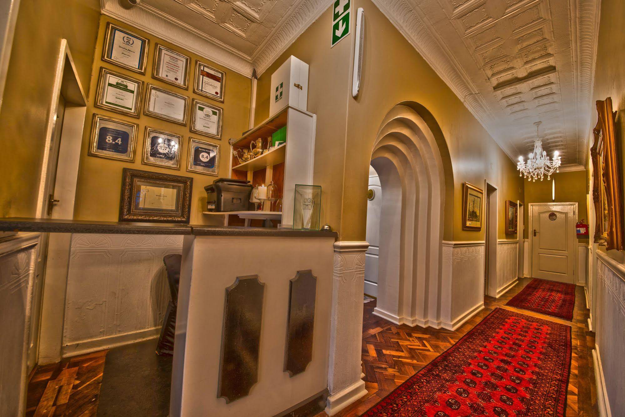 Dersley Manor
