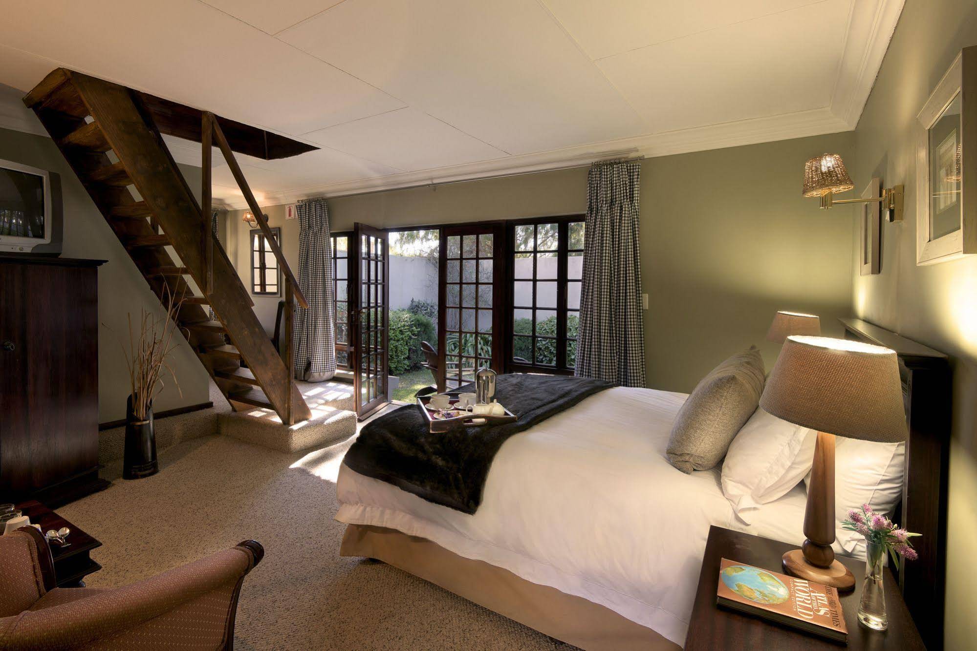 The Highlander Hotel