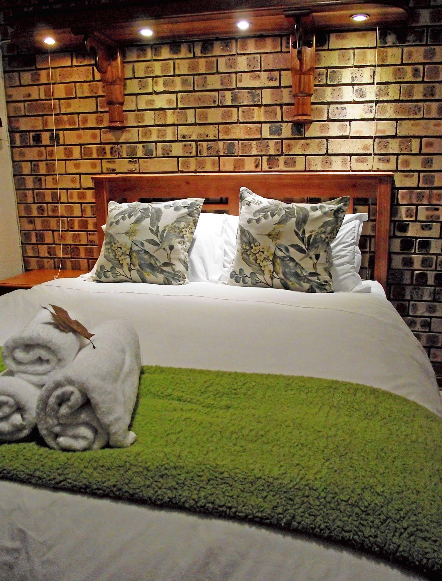 Autumn Breeze Manor & Lodge