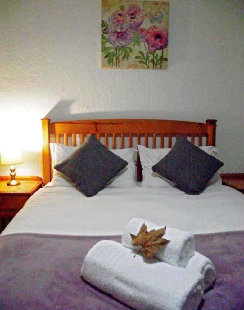Autumn Breeze Manor & Lodge