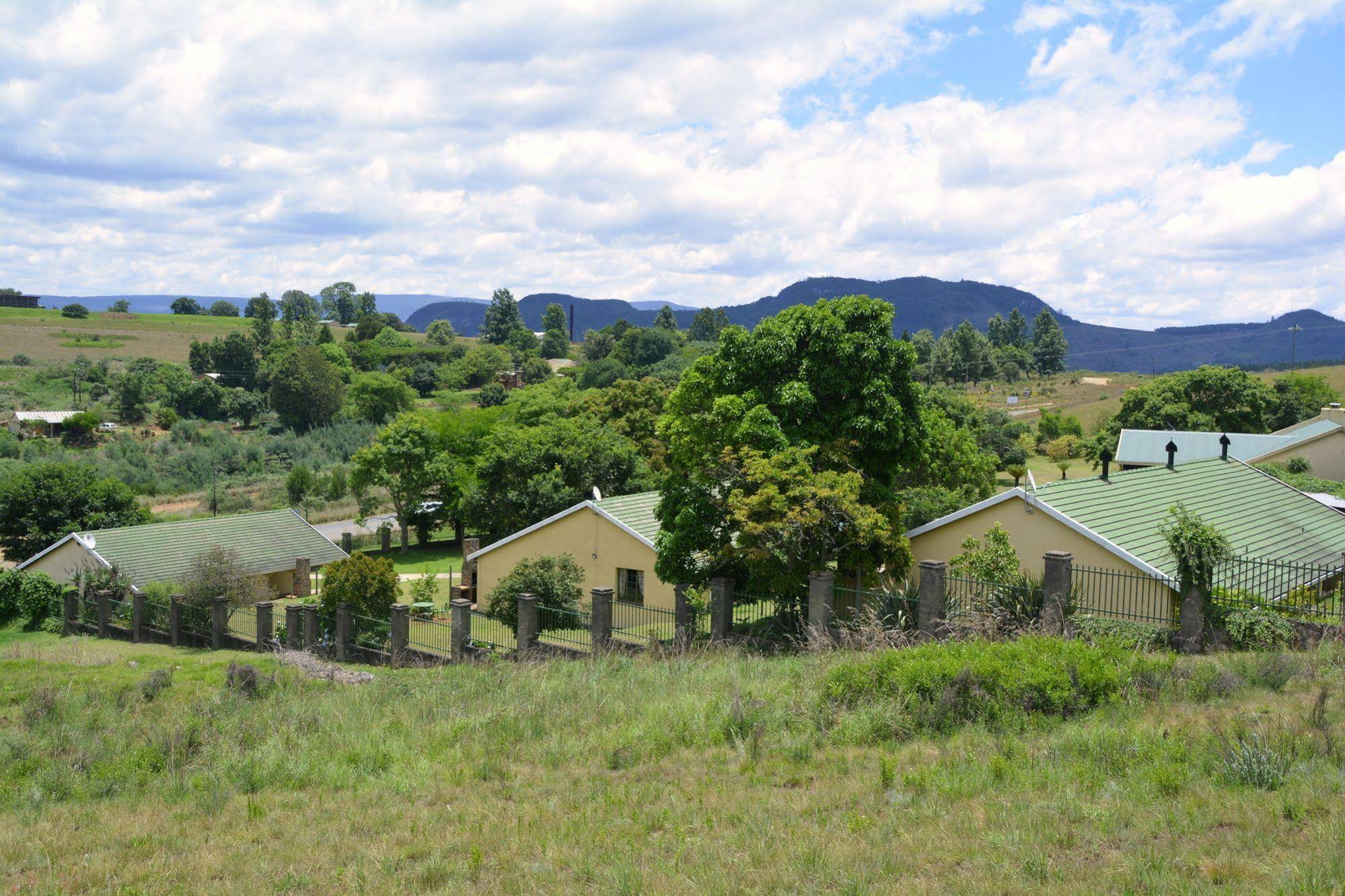 Thaba Tsweni Lodge & Safaris