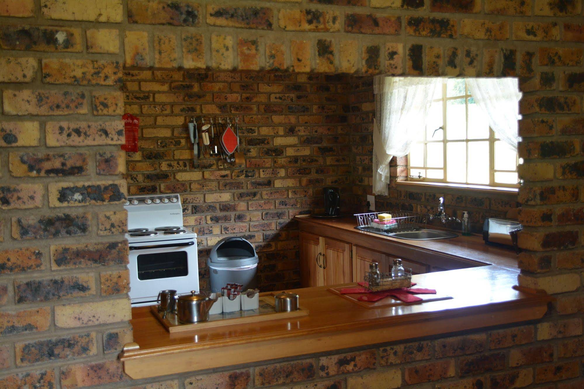 Thaba Tsweni Lodge & Safaris