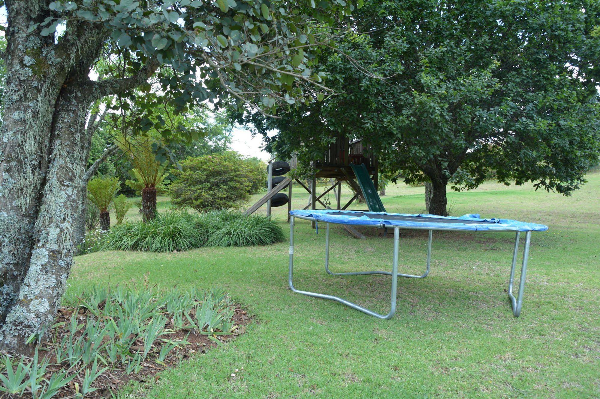 Thaba Tsweni Lodge & Safaris