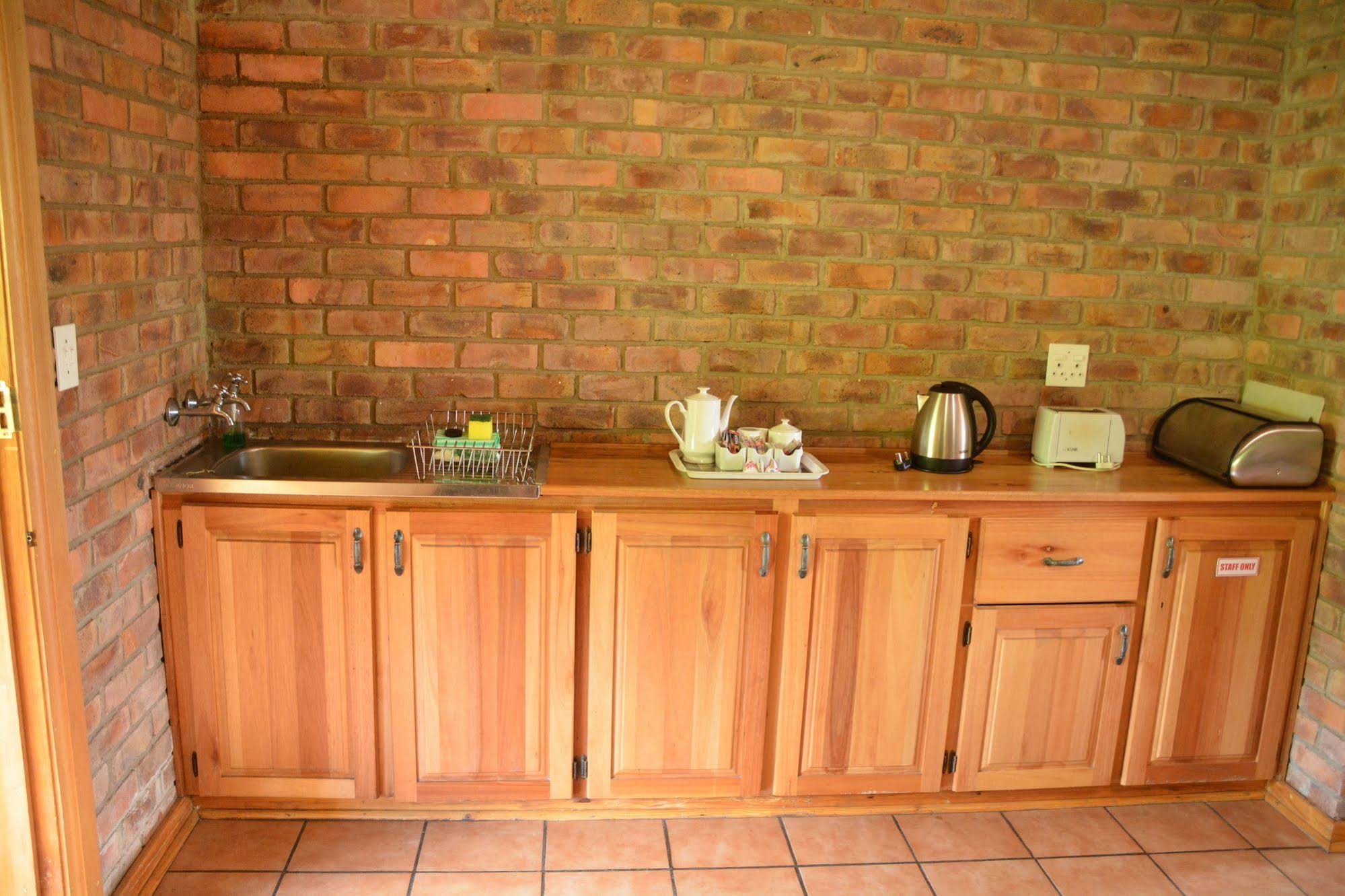 Thaba Tsweni Lodge & Safaris