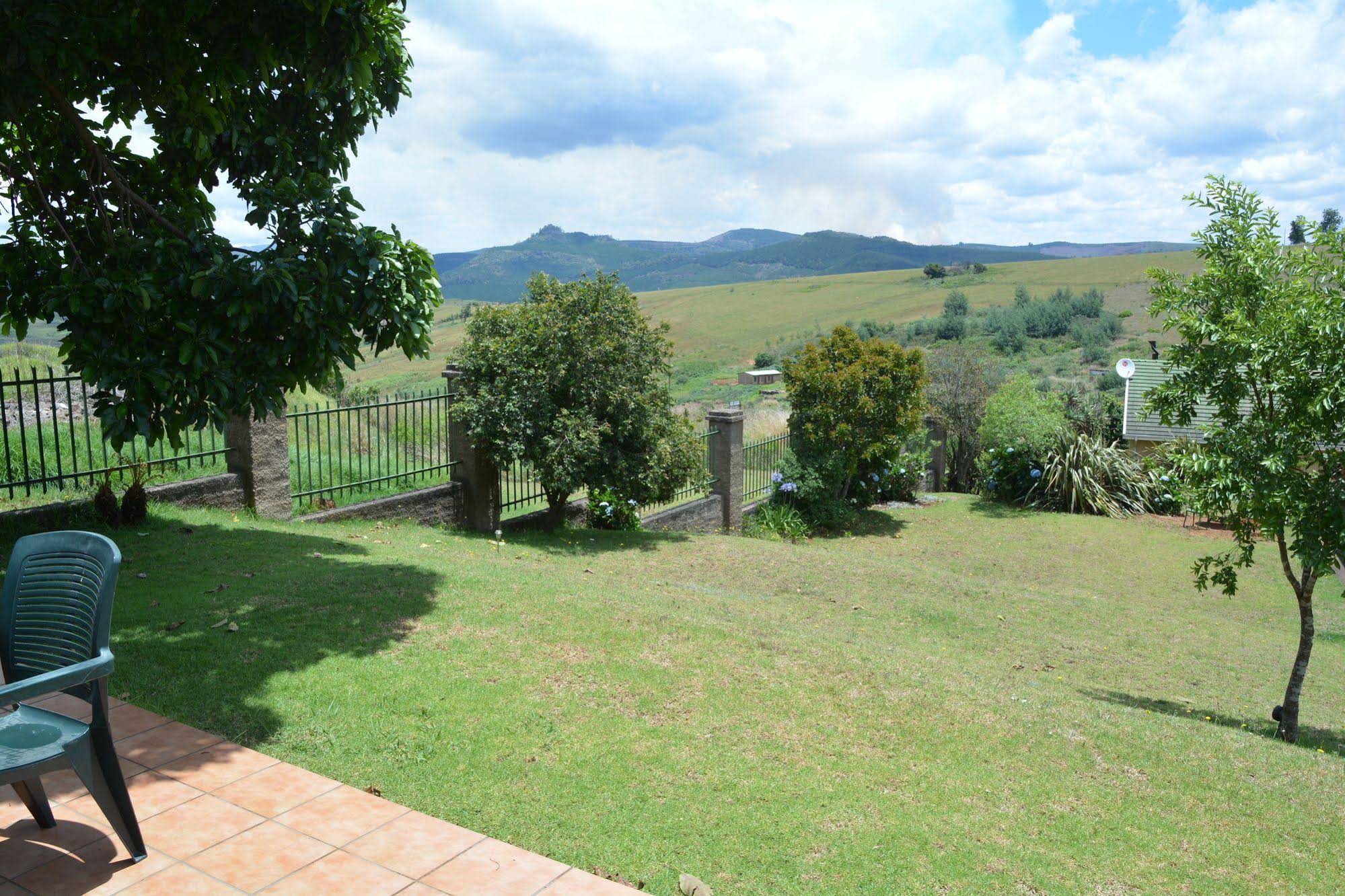 Thaba Tsweni Lodge & Safaris