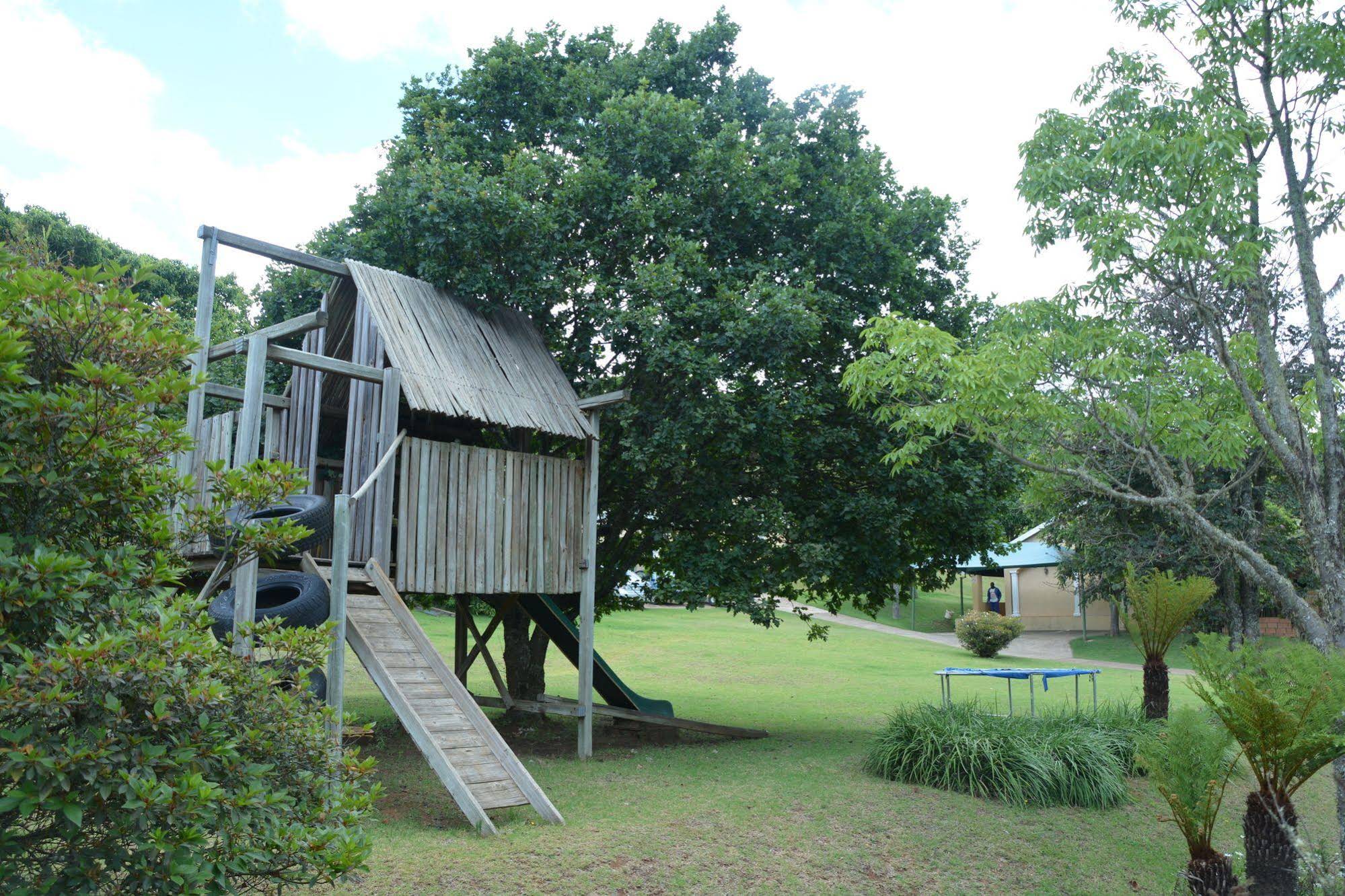 Thaba Tsweni Lodge & Safaris