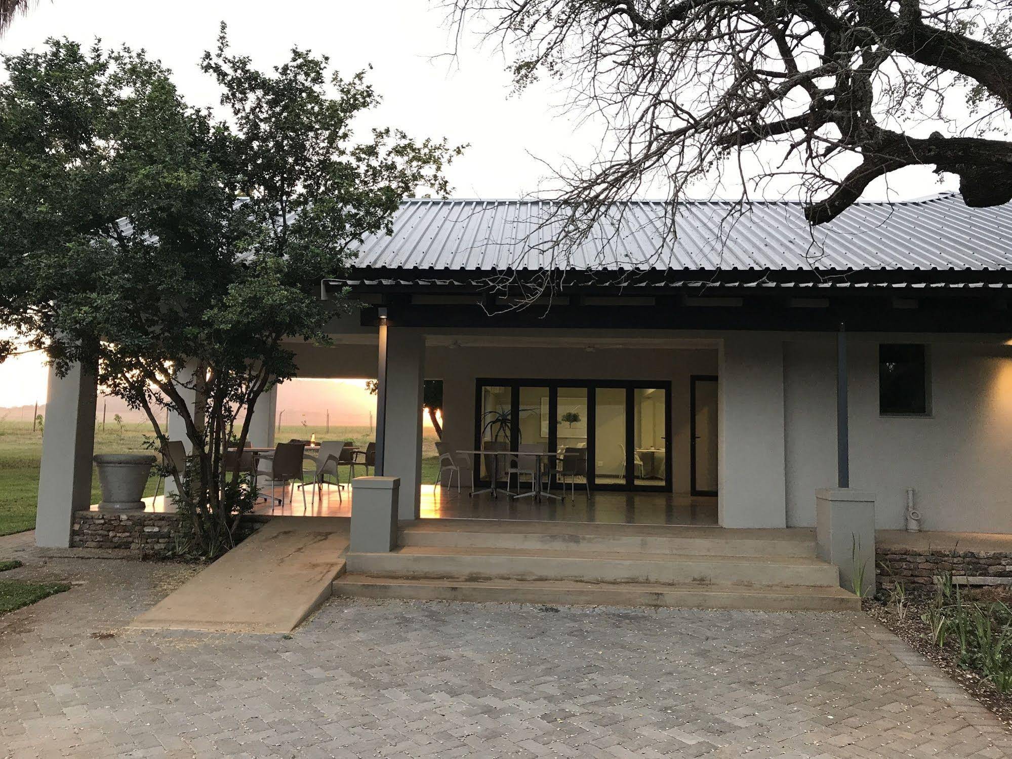 Hamiltons Lodge & Restaurant