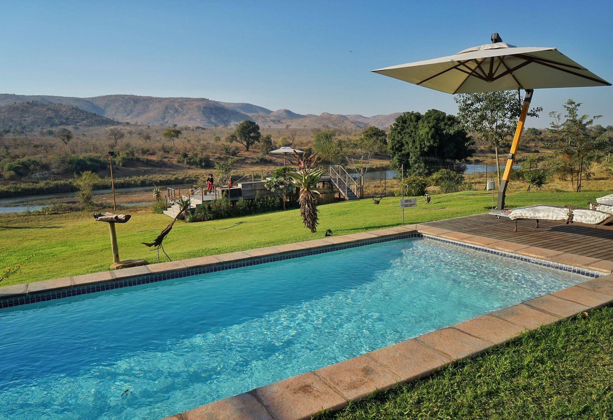 Kambaku River Lodge