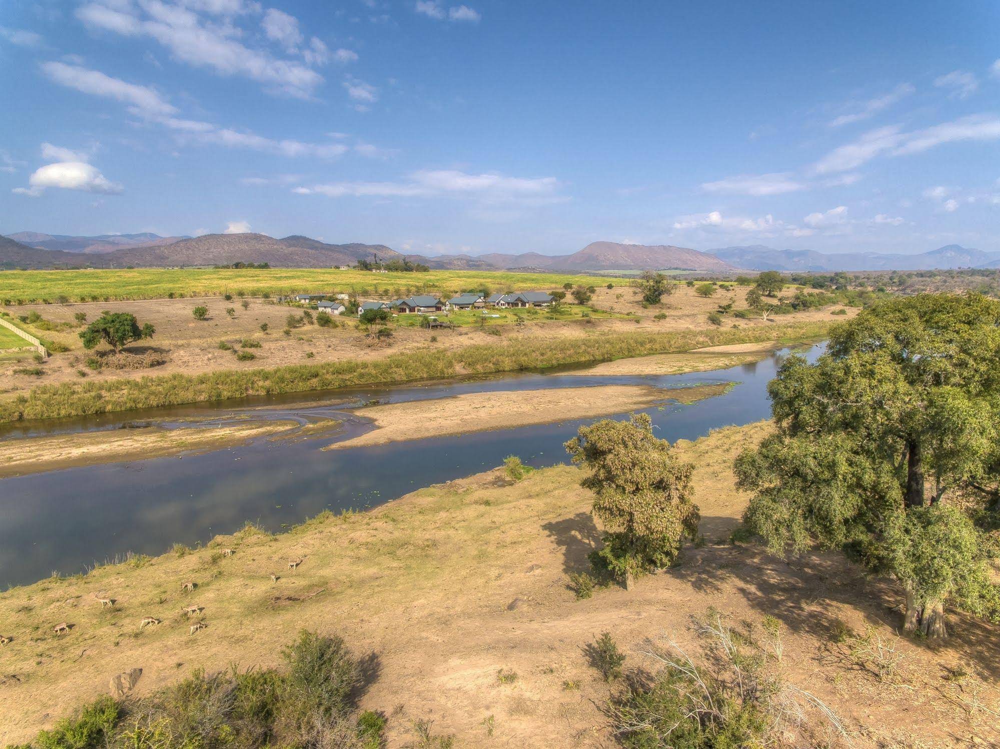 Kambaku River Lodge
