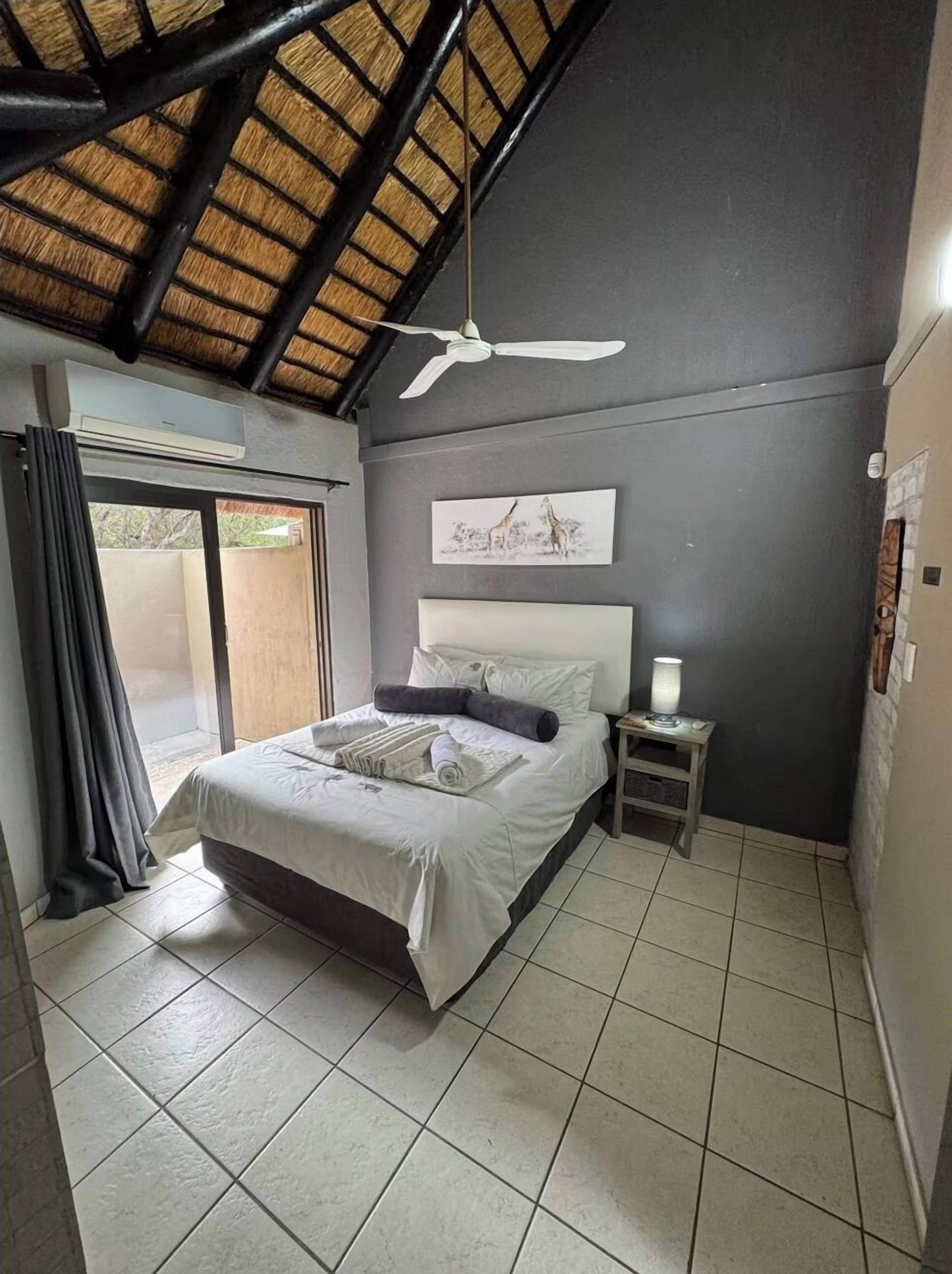 Singwe Private Safari Lodge