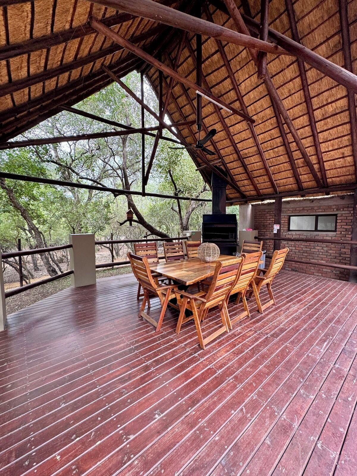 Singwe Private Safari Lodge