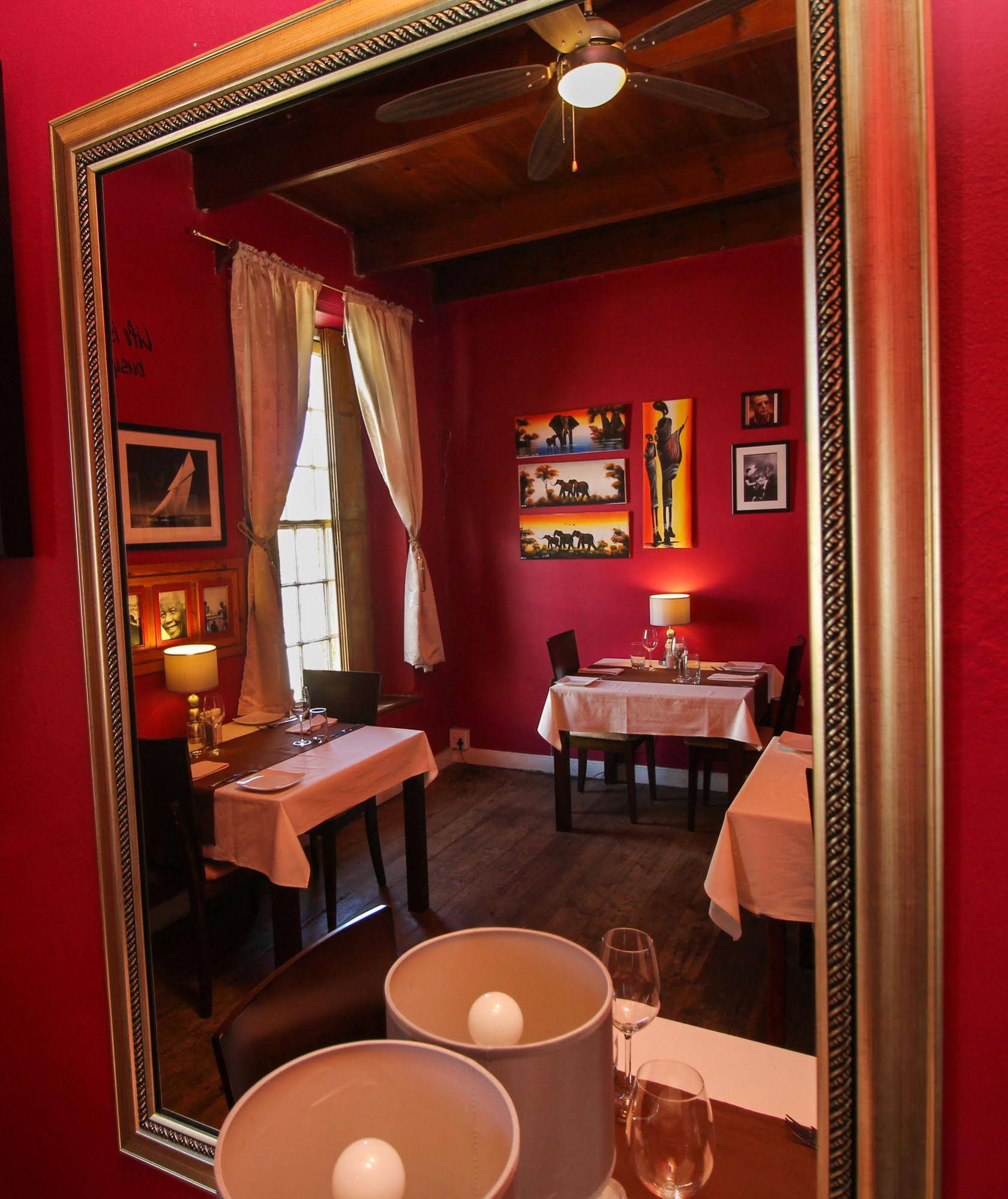 Four Oaks Guesthouse and Templeton's Restaurant