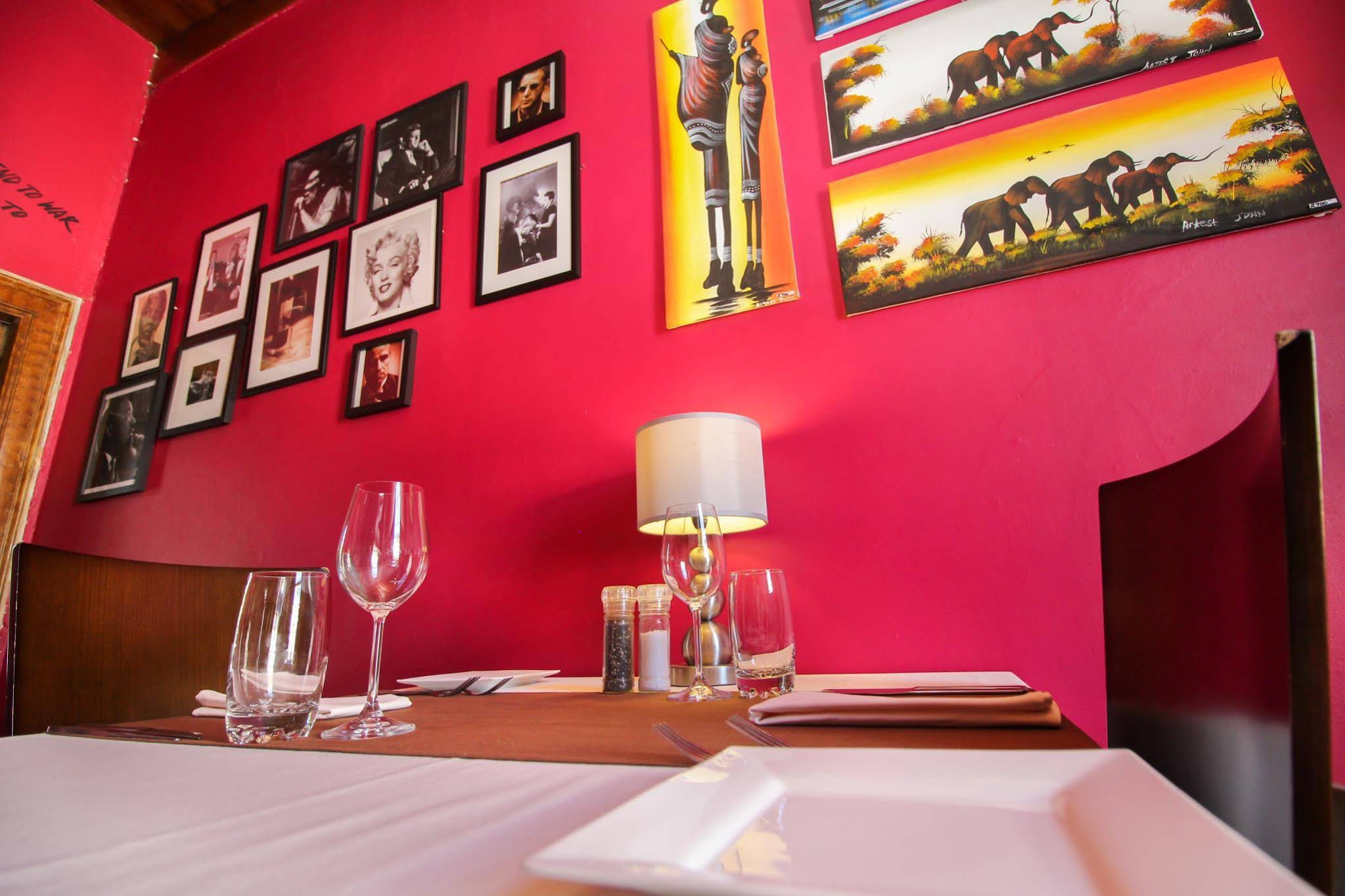 Four Oaks Guesthouse and Templeton's Restaurant
