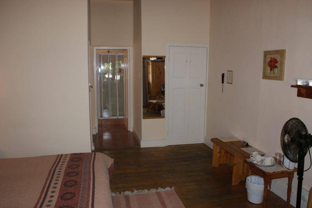 Koo Karoo Guest Lodge and Self Catering