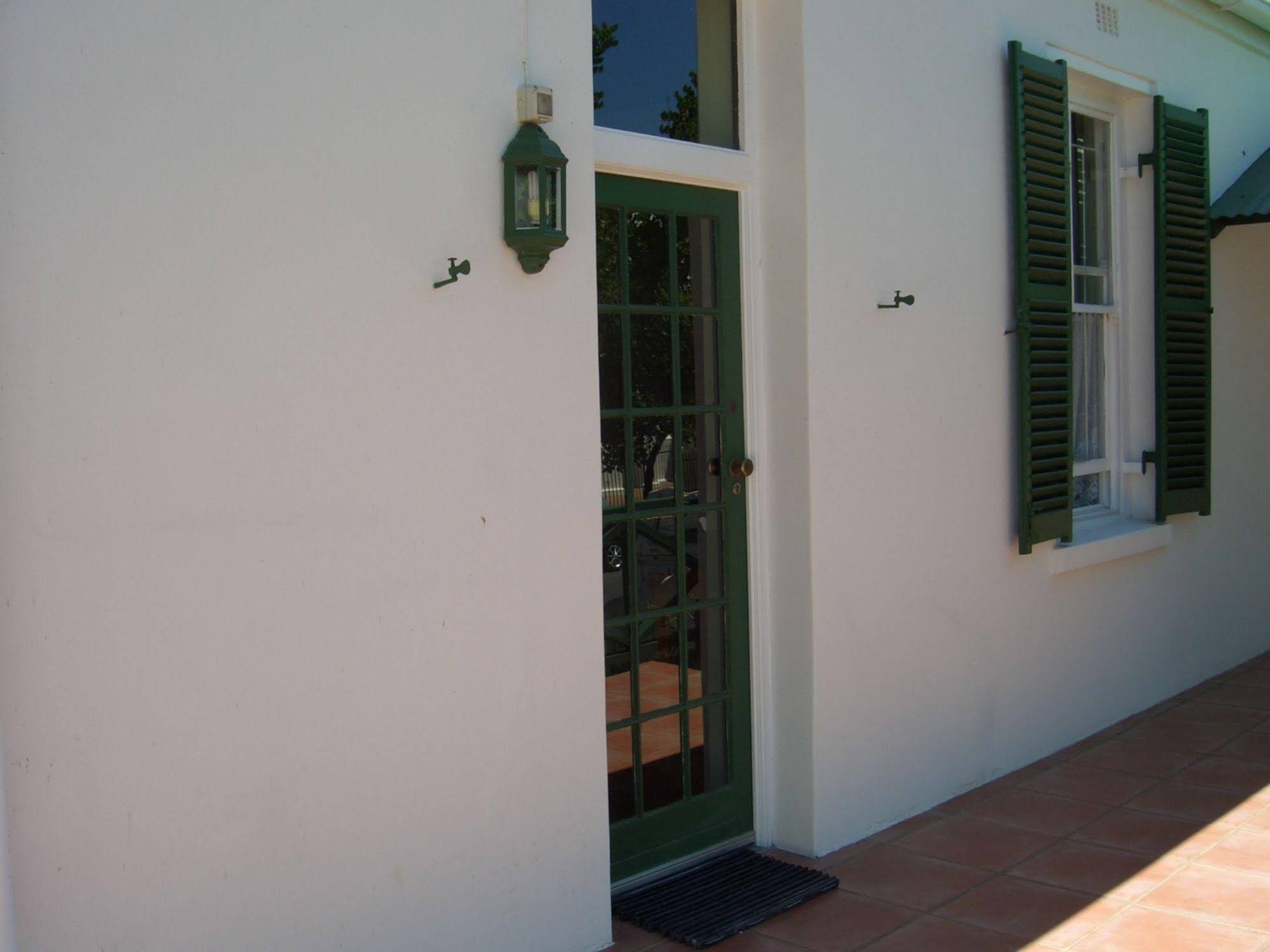Koo Karoo Guest Lodge and Self Catering