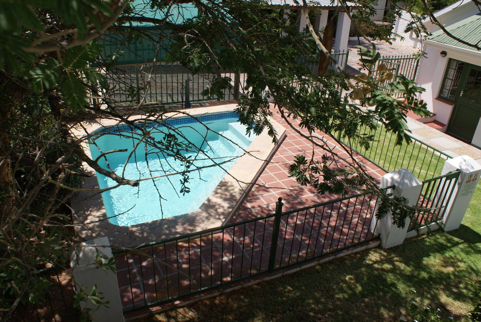 Koo Karoo Guest Lodge and Self Catering