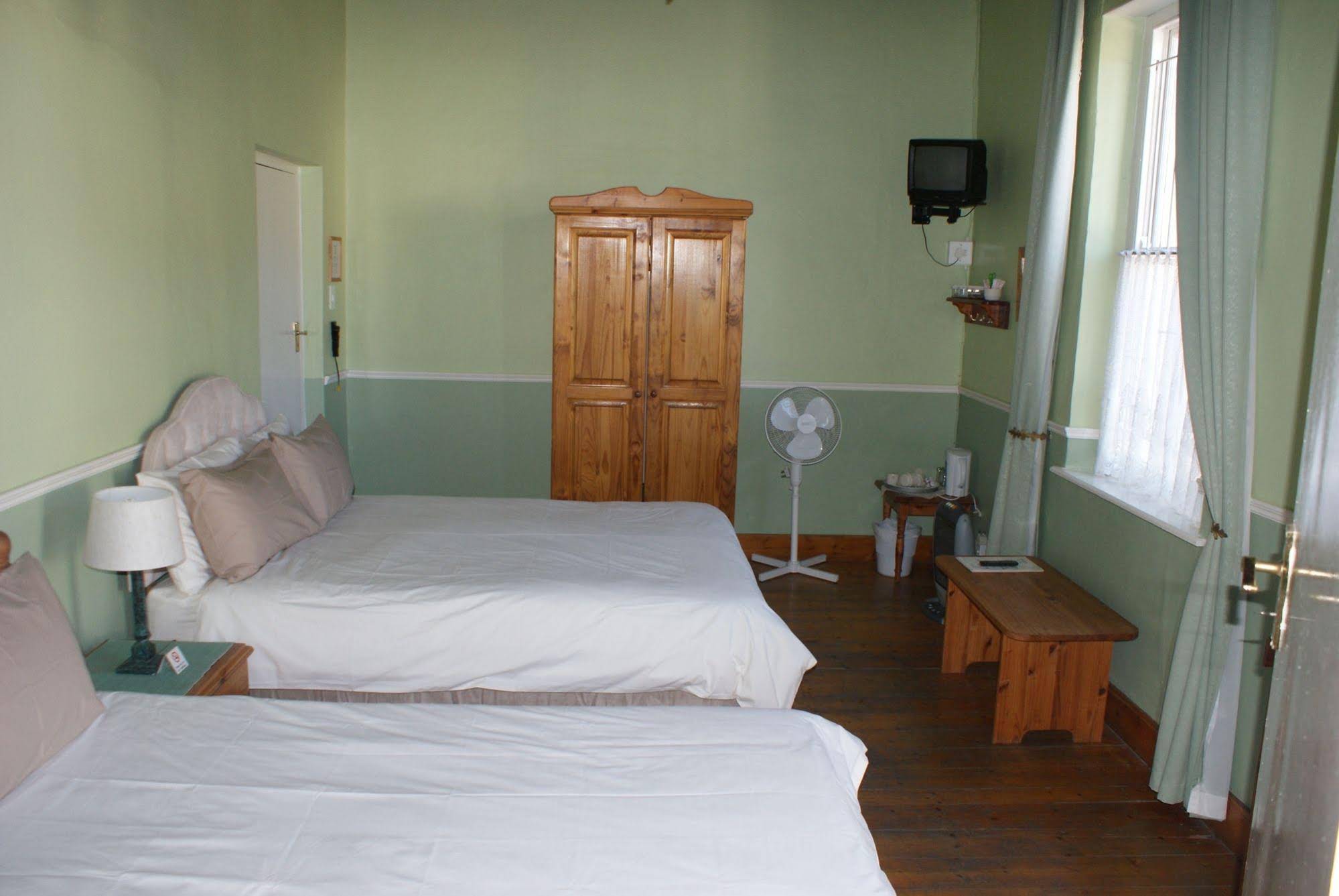 Koo Karoo Guest Lodge and Self Catering