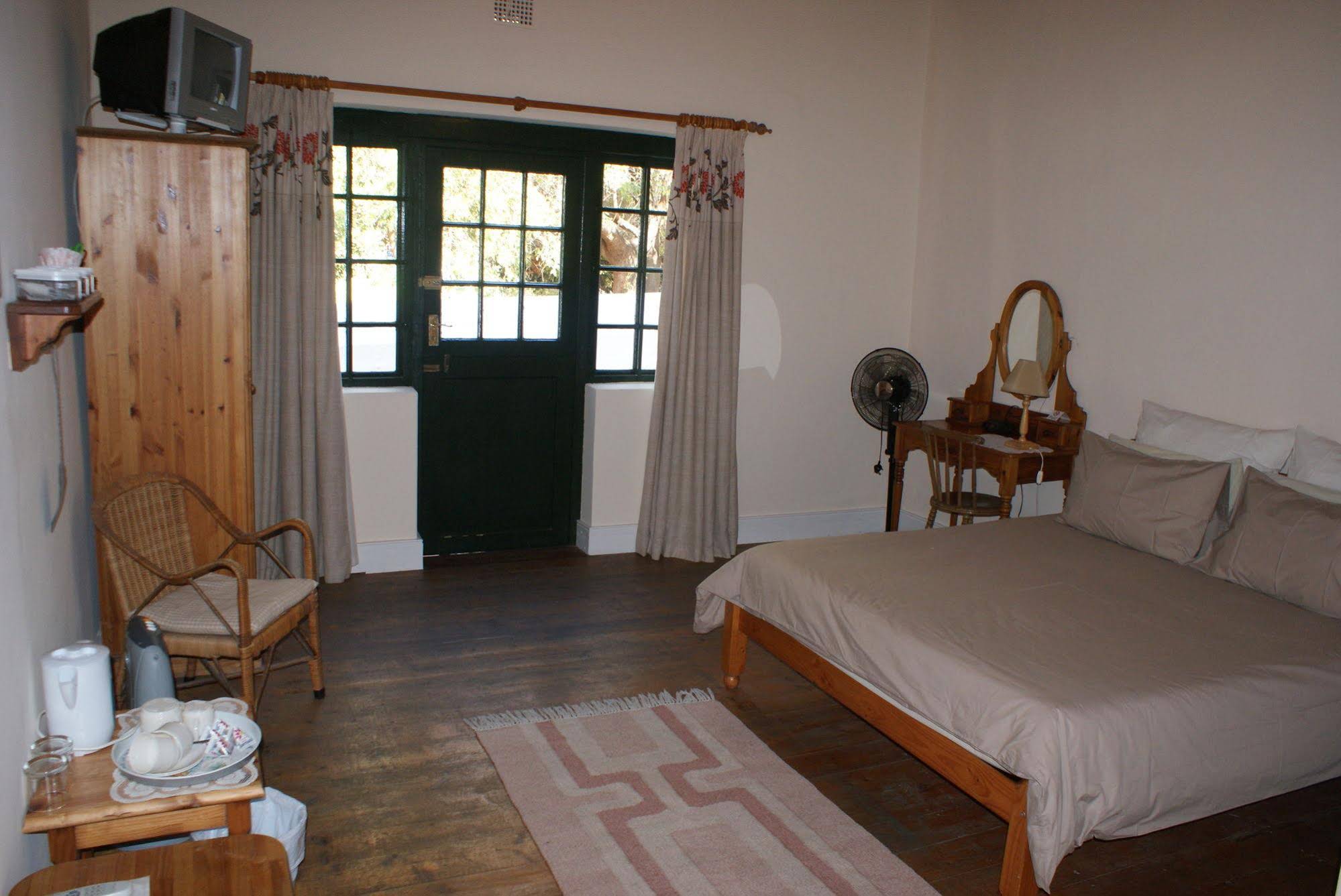 Koo Karoo Guest Lodge and Self Catering
