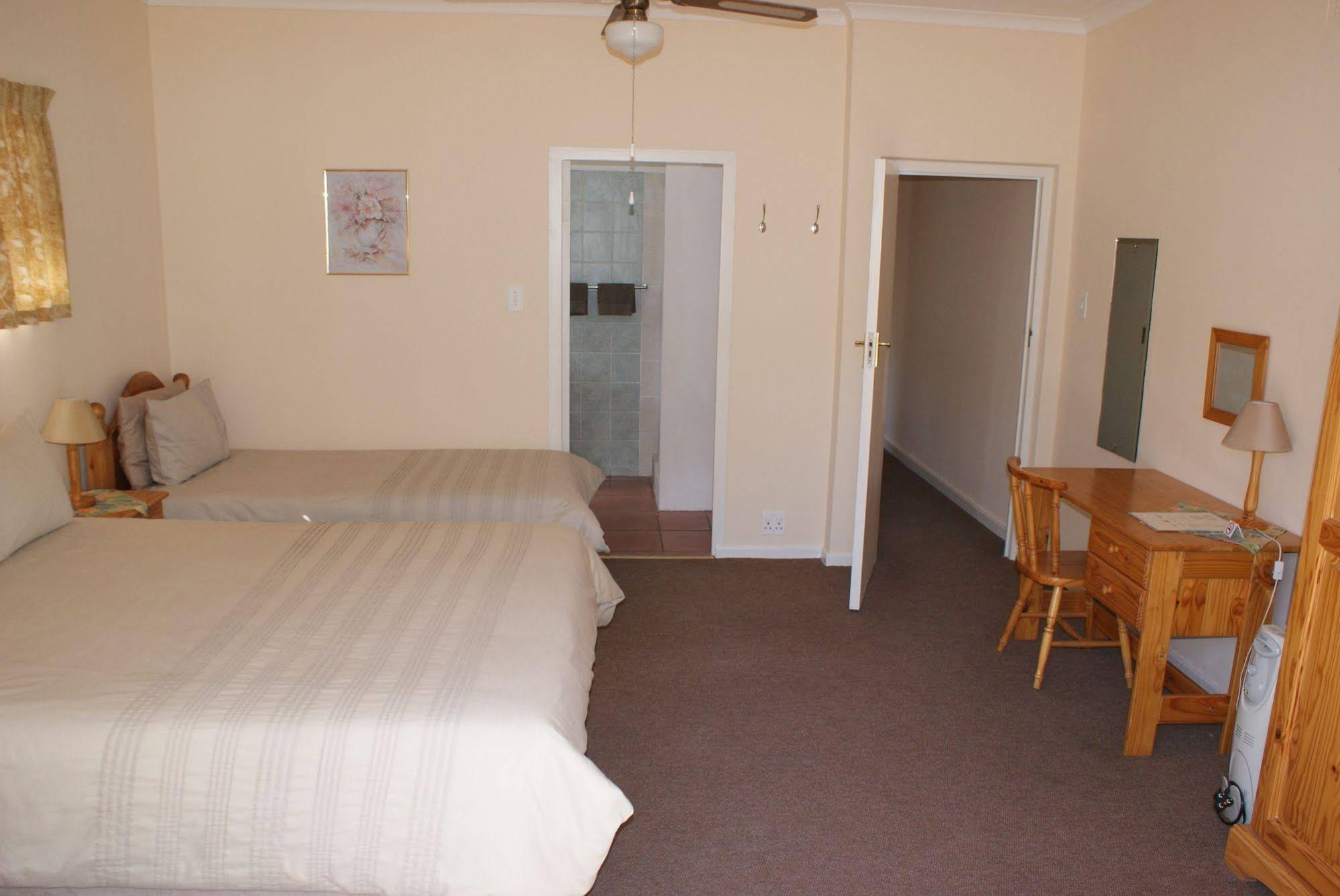 Koo Karoo Guest Lodge and Self Catering
