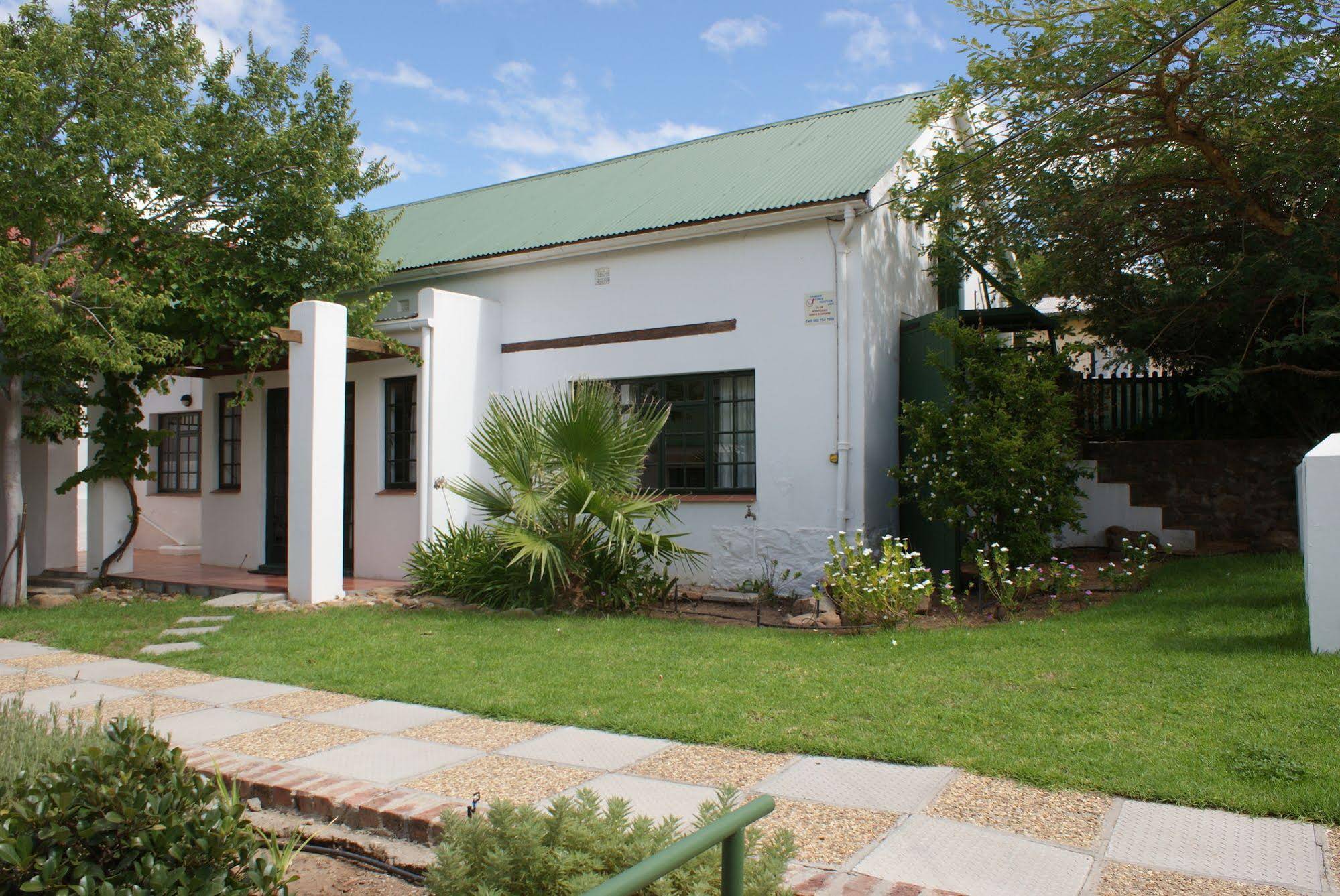 Koo Karoo Guest Lodge and Self Catering