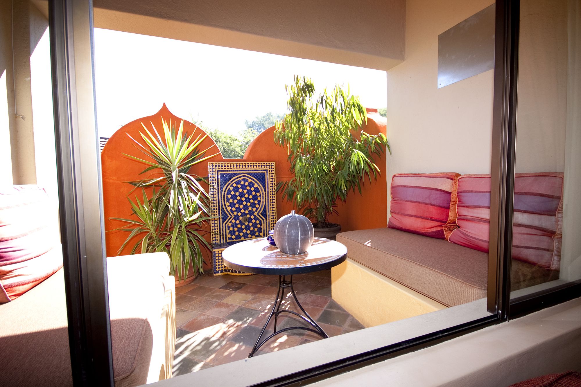 La Roca Guest House