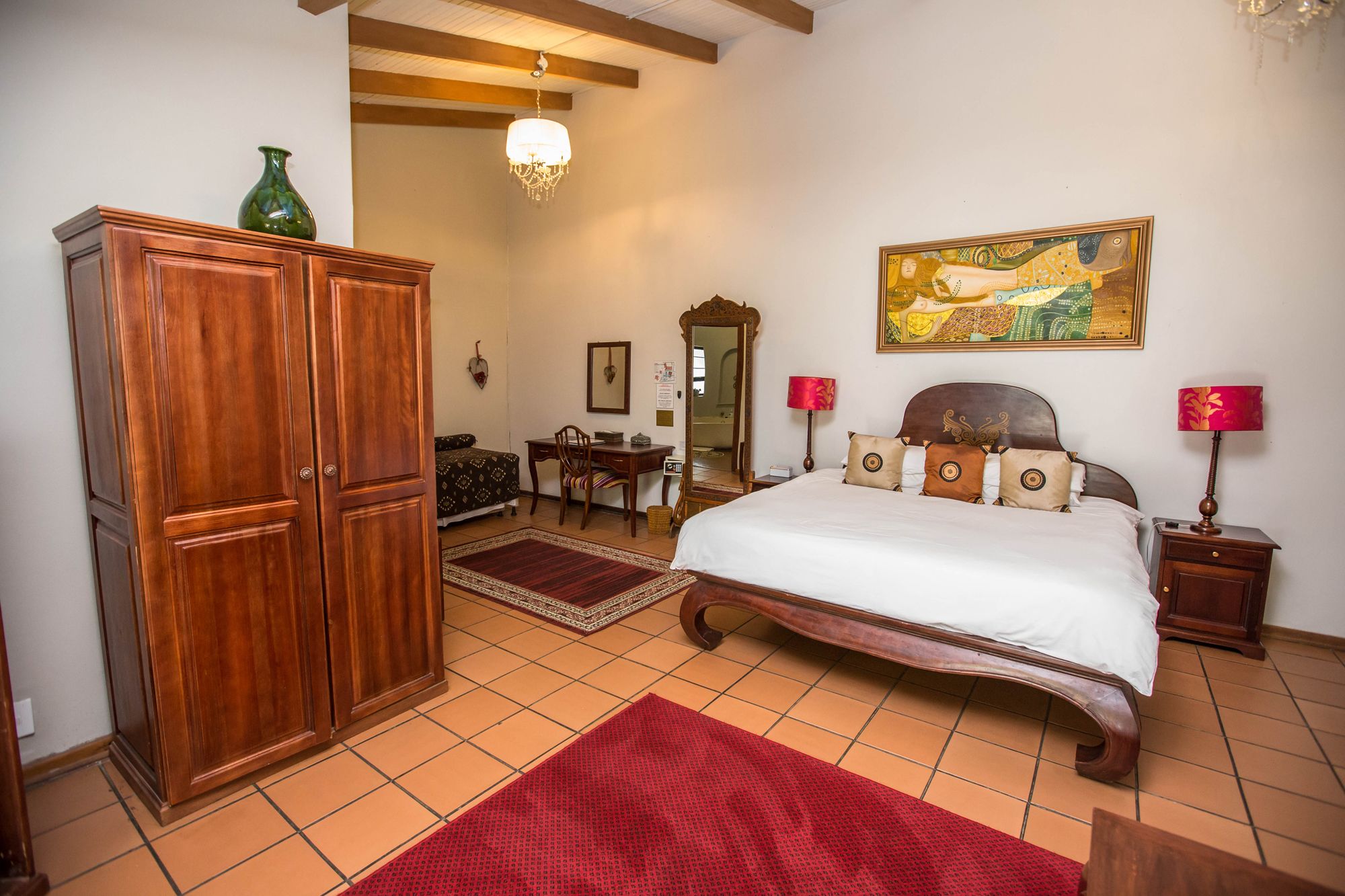 La Roca Guest House