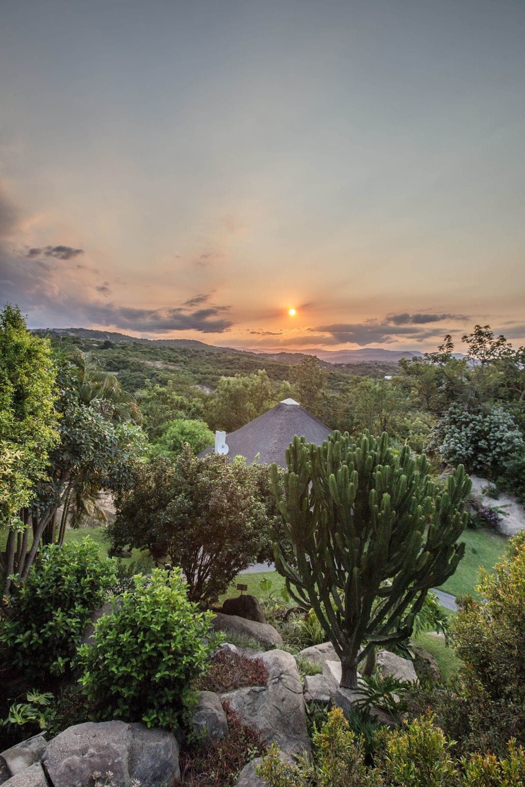 La Roca Guest House