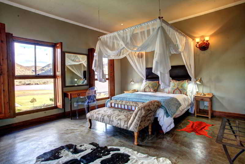 Madi Madi Karoo Safari Lodge