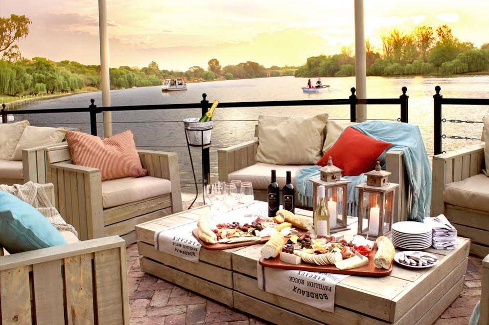 Pont De Val Riverside Escape