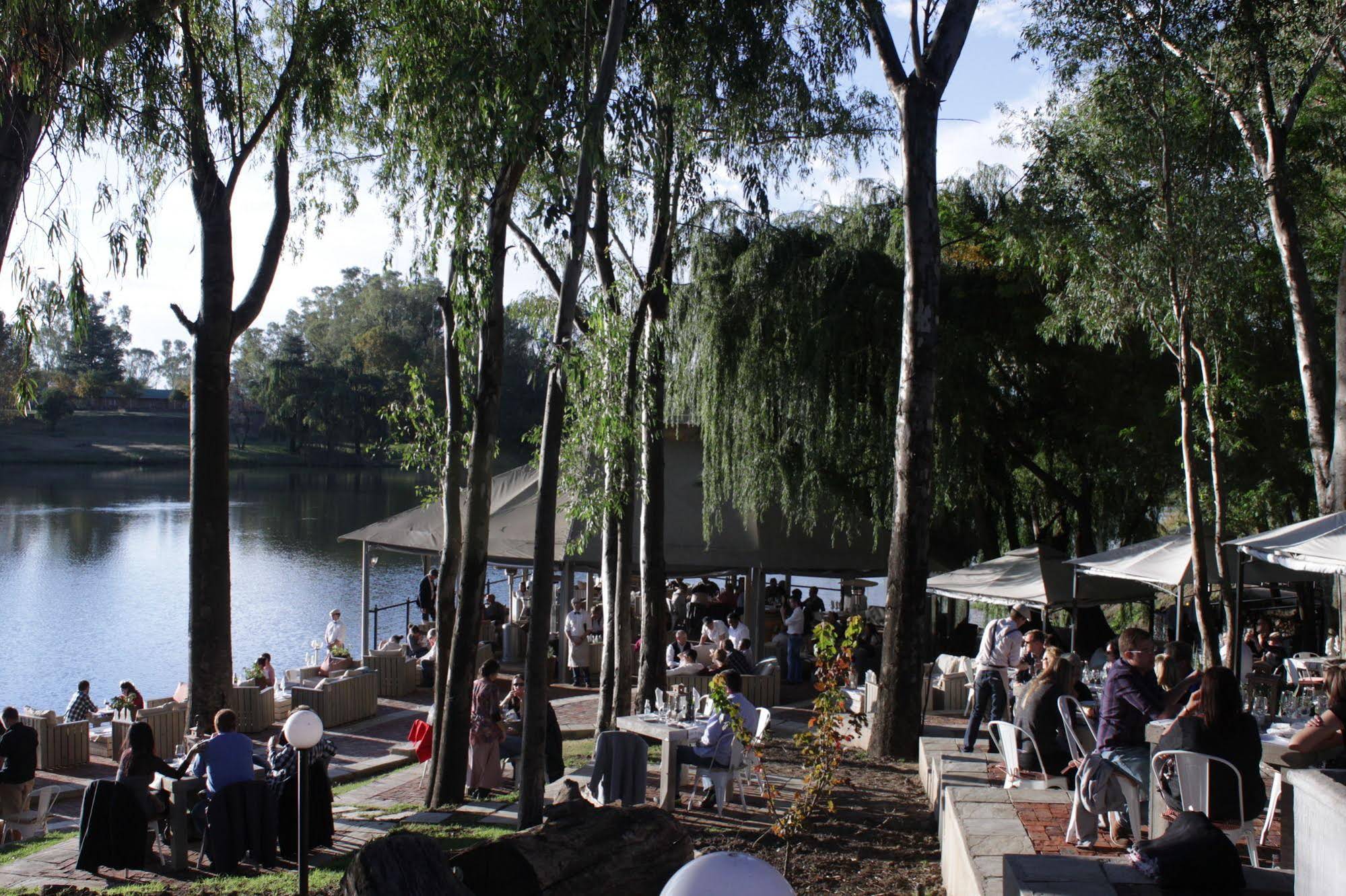 Pont De Val Riverside Escape