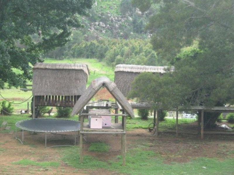 Emahlathini Guest Farm