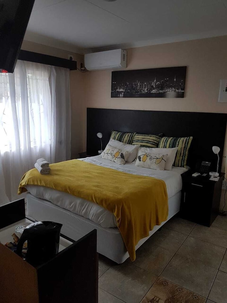 Savannah Guest House