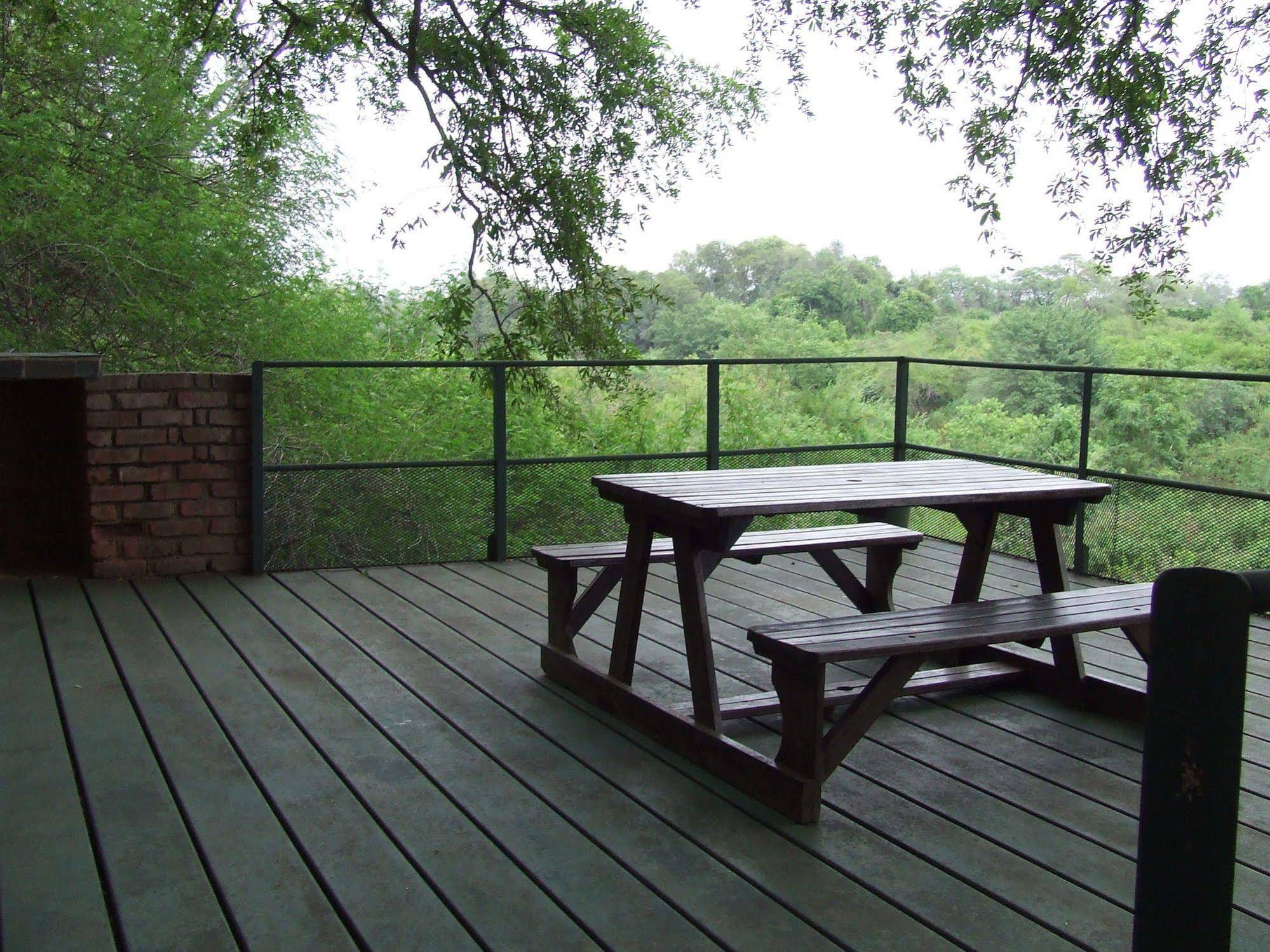 Lukafrica Riverside Chalets