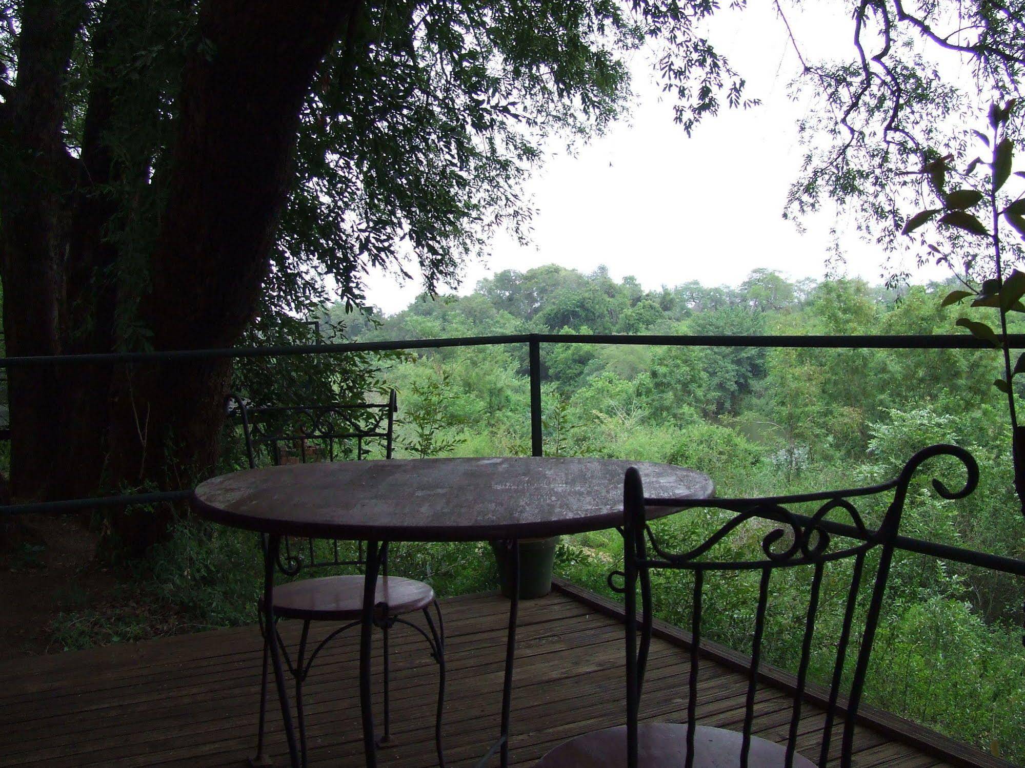 Lukafrica Riverside Chalets