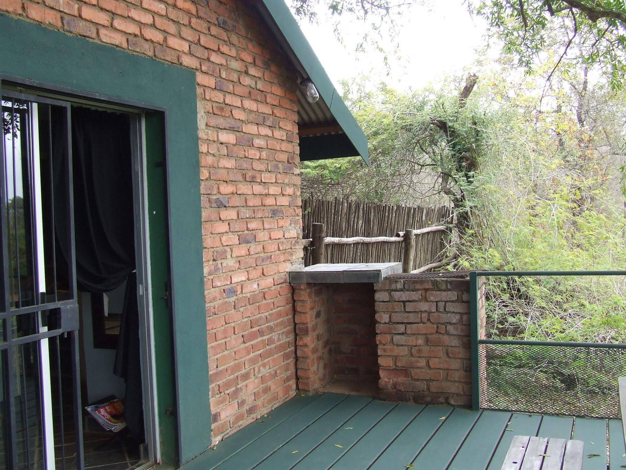 Lukafrica Riverside Chalets