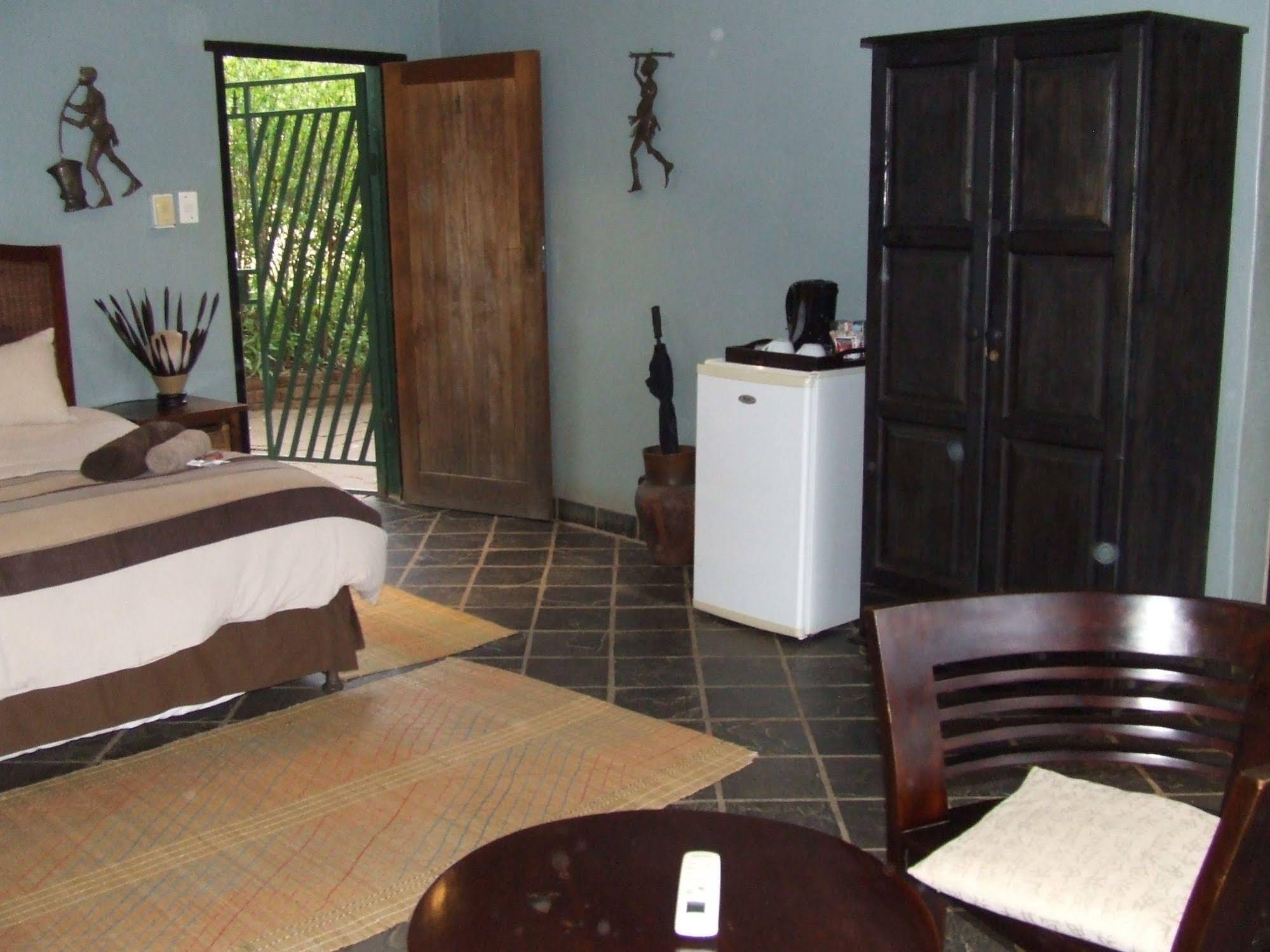 Lukafrica Riverside Chalets