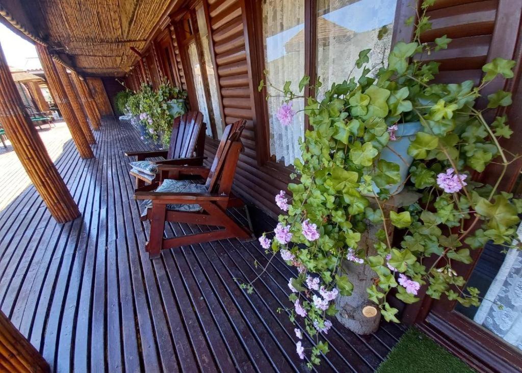 Eagle Falls Country Lodge