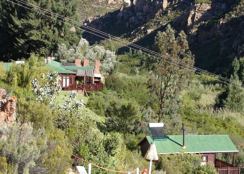 Eagle Falls Country Lodge