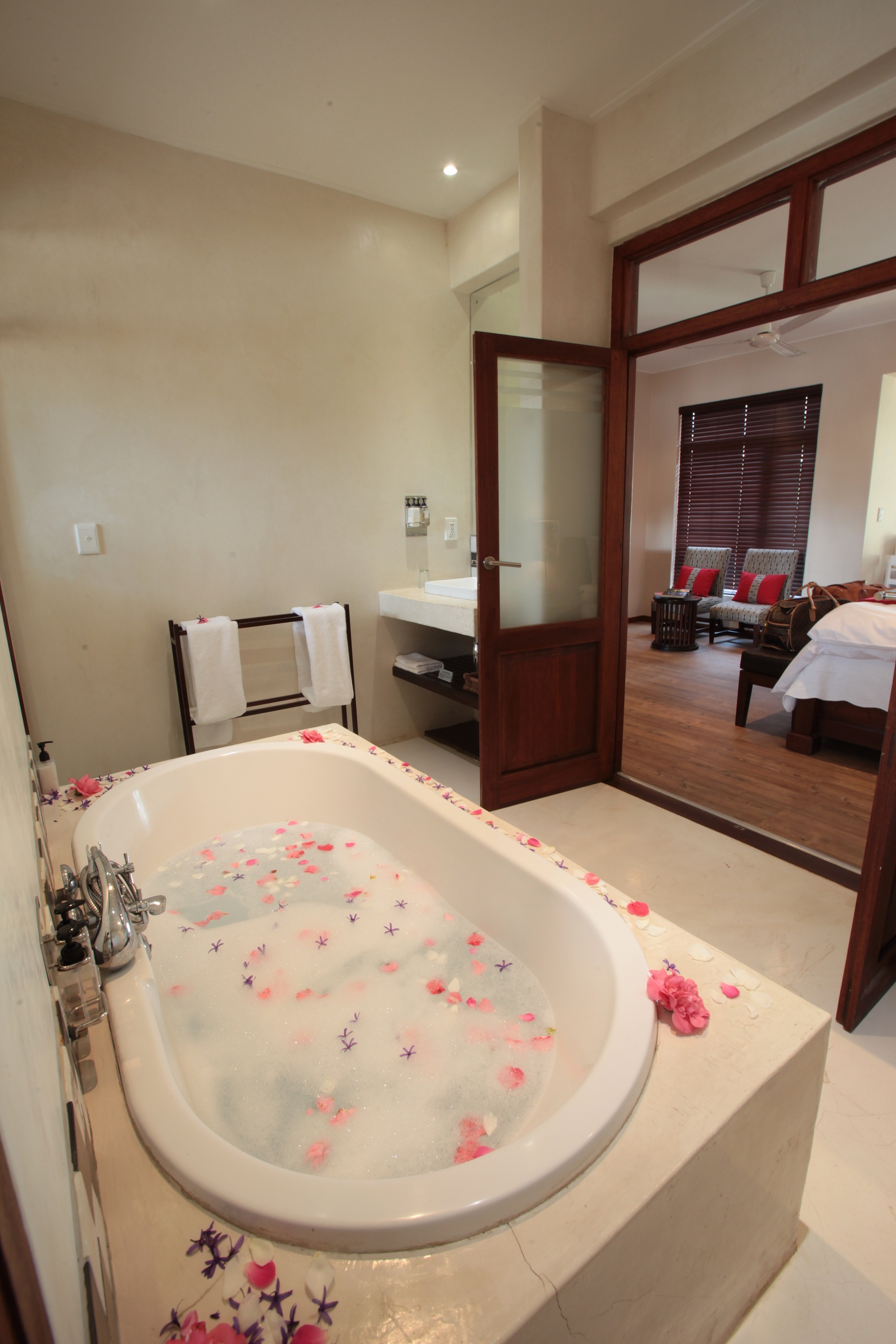 Casterbridge Hollow Boutique Hotel