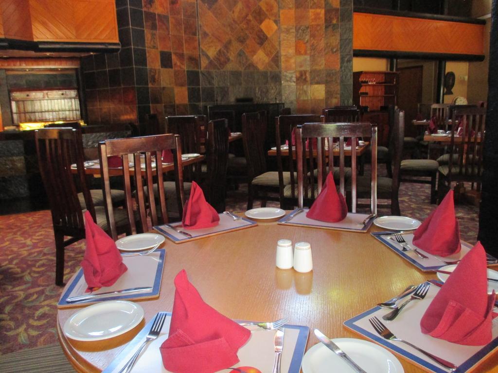 African Sky Hotels - Pine Lake Inn