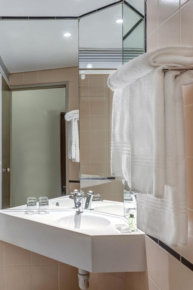 StayEasy Eastgate