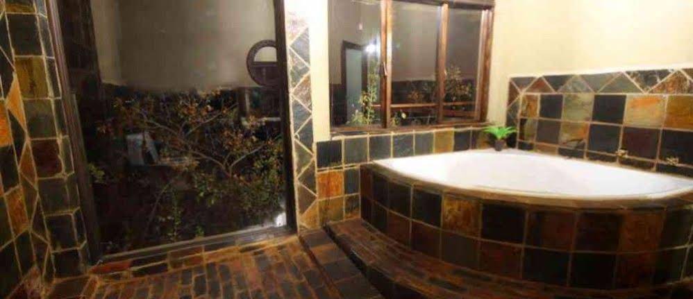 Humdani African Bush Safaris