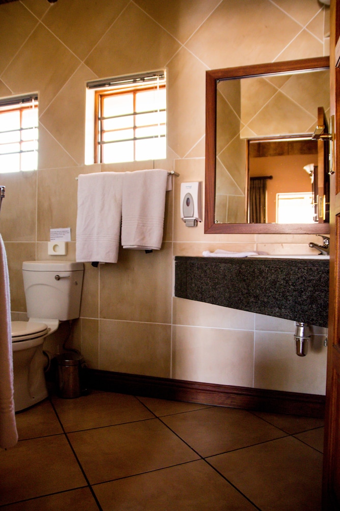 Flamingo's Nest Guest House & Conference Centre