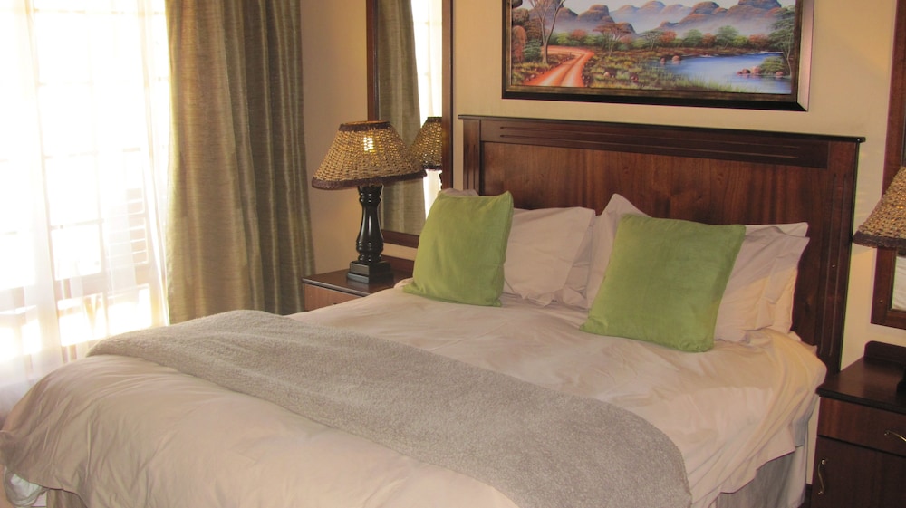 Flamingo's Nest Guest House & Conference Centre