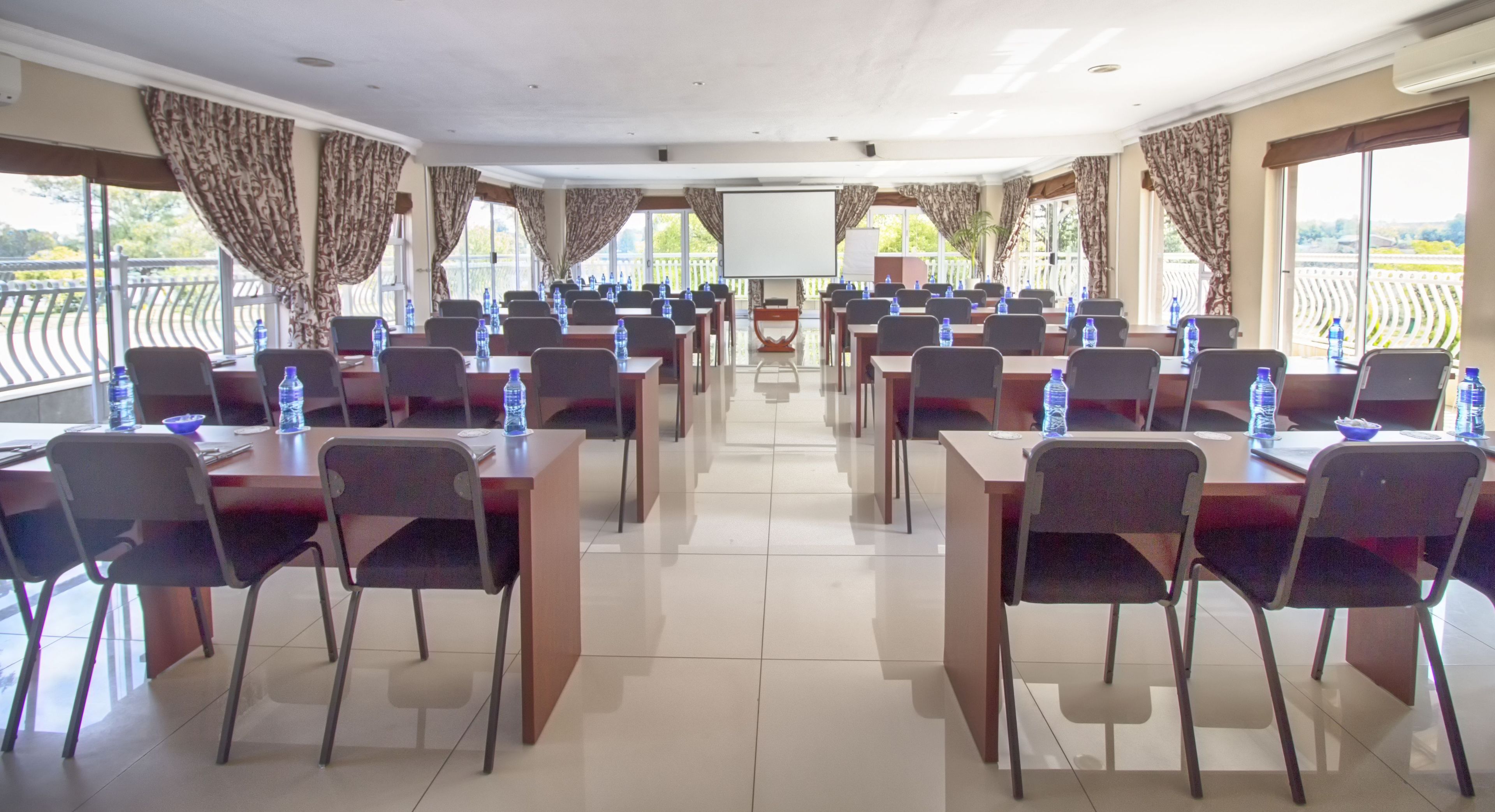 Lakeview Boutique Hotel & Conference Centre