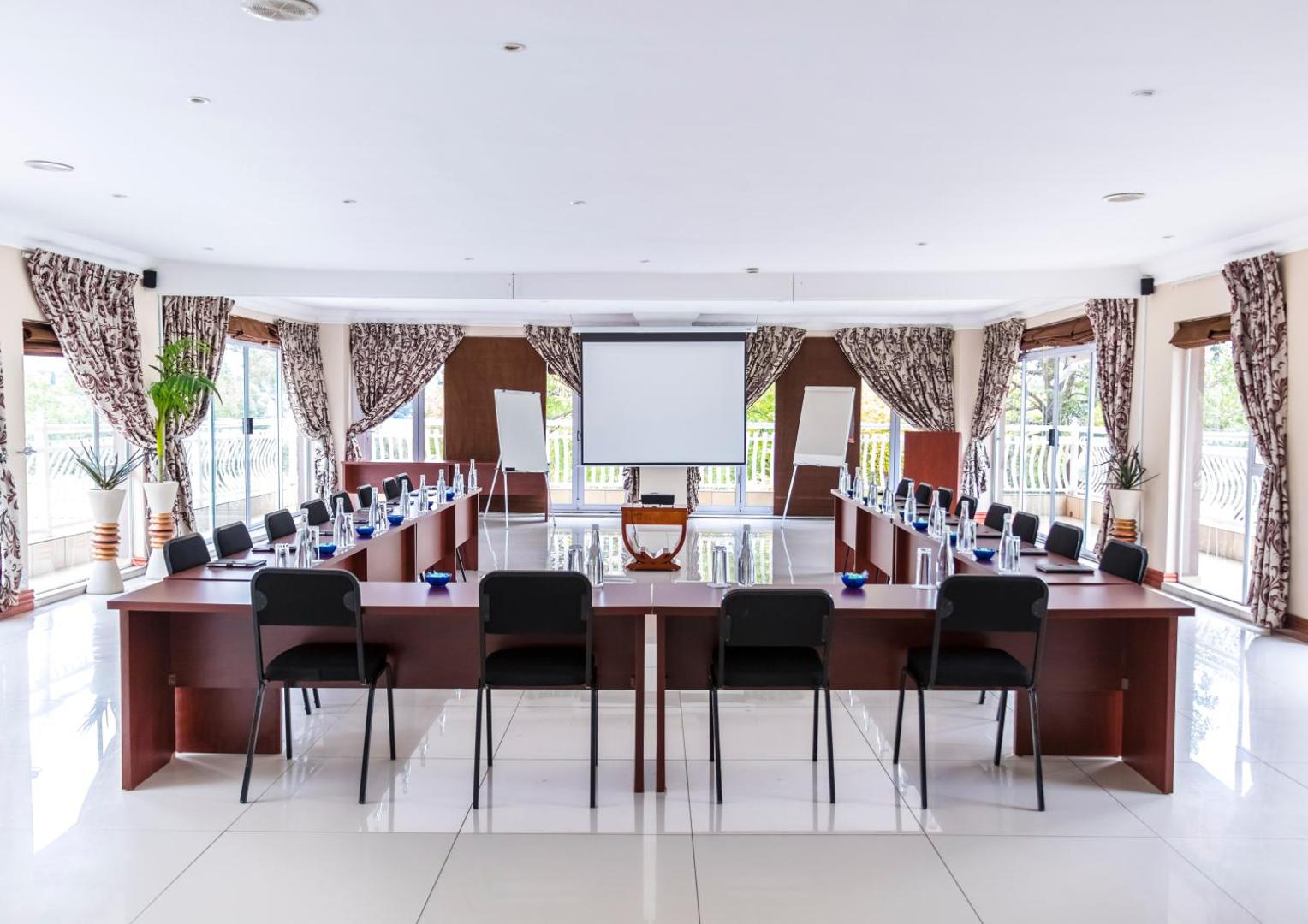 Lakeview Boutique Hotel & Conference Centre